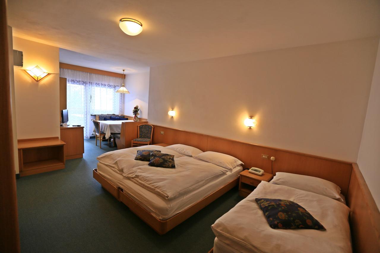 Albergo Arnica Canazei Eksteriør bilde